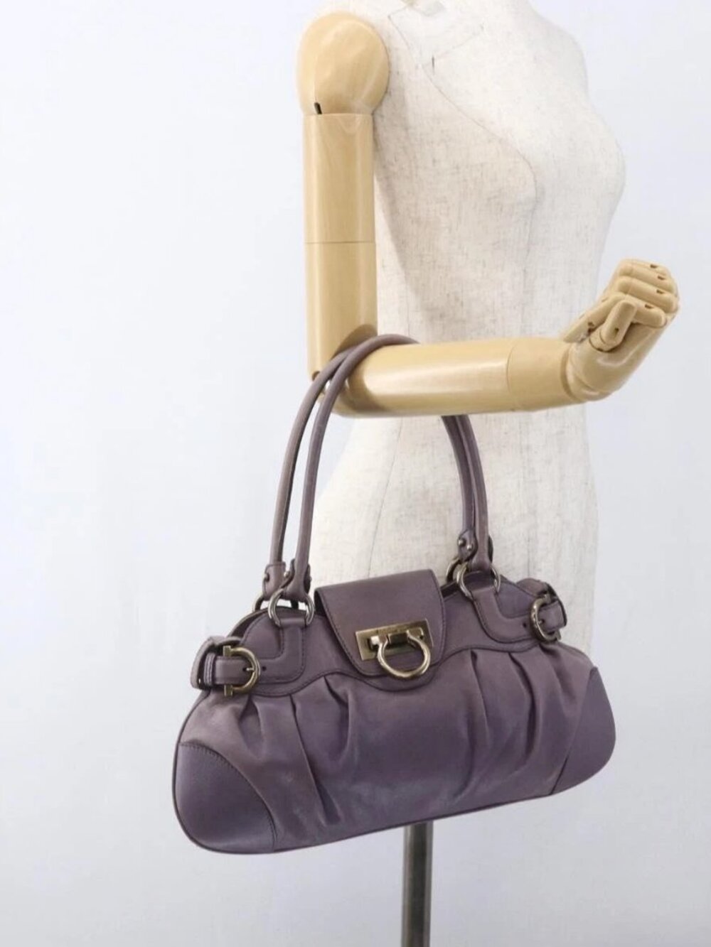 Salvatore Ferragamo Gancini Tote Bag Leather Purple